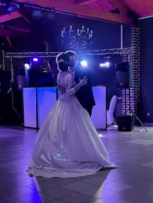 Ouverture de bal de mariage avec sonorisation et éclairage FK EVENTS